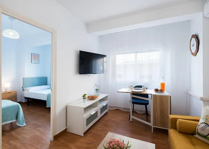 Typical Fishermen House On La Carihuela * Τορρεμολίνος